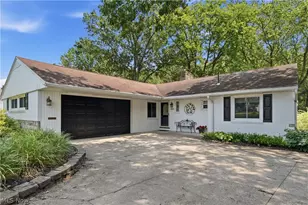 3426 Parkridge Cir NW, Canton, OH 44718 - Photo 2