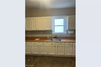 679 Wooster Road W, Barberton, OH 44203 - Photo 6