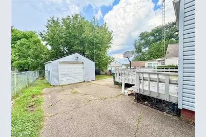 1611 27th Street NE, Canton, OH 44714 - Photo 4