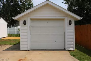 2475 8th St, Cuyahoga Falls, OH 44221 - Photo 20