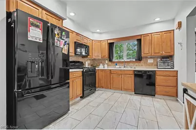 3877 Ayrshire Drive, Youngstown, OH 44511 - Photo 2