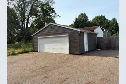 8307 Cleveland Avenue NW, Canton, OH 44720 - Photo 6