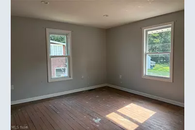 8307 Cleveland Avenue NW, Canton, OH 44720 - Photo 16