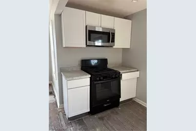 8307 Cleveland Avenue NW, Canton, OH 44720 - Photo 12