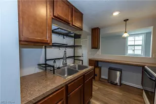 2284 Markey St, Akron, OH 44319 - Photo 10