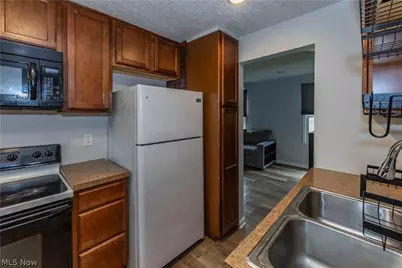2284 Markey Street, Akron, OH 44319 - Photo 8