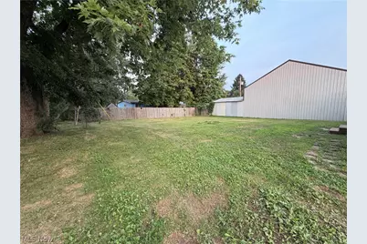573 Chestnut Street, Newcomerstown, OH 43832 - Photo 4