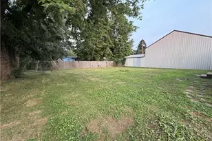 573 Chestnut St, Newcomerstown, OH 43832 - Photo 4