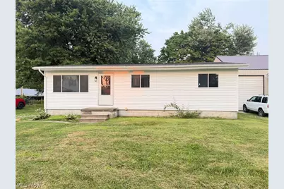 573 Chestnut Street, Newcomerstown, OH 43832 - Photo 1