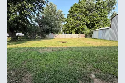 573 Chestnut Street, Newcomerstown, OH 43832 - Photo 6