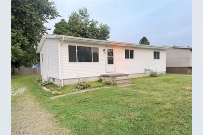 573 Chestnut Street, Newcomerstown, OH 43832 - Photo 2