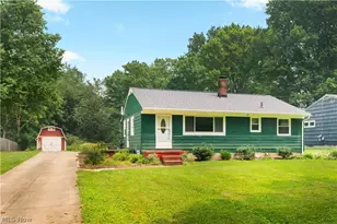 13526 Glenvale Ave NW, Uniontown, OH 44685 - Photo 2