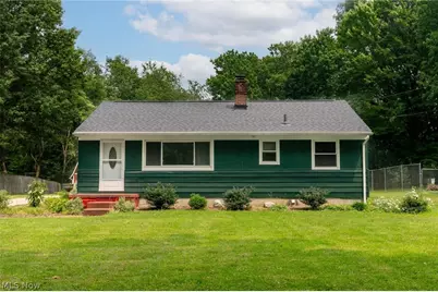 13526 Glenvale Avenue NW, Uniontown, OH 44685 - Photo 2