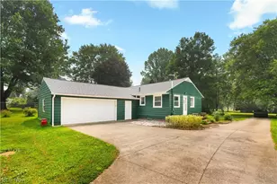 13526 Glenvale Ave NW, Uniontown, OH 44685 - Photo 6