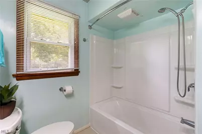 13526 Glenvale Avenue NW, Uniontown, OH 44685 - Photo 12