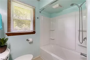 13526 Glenvale Ave NW, Uniontown, OH 44685 - Photo 12
