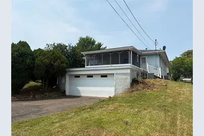 404 Jackson Avenue NE, Brewster, OH 44613 - Photo 2