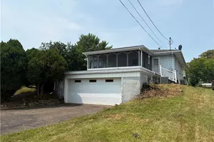 404 Jackson Ave NE, Brewster, OH 44613 - Photo 2