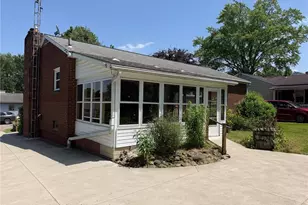 333 Bonnieview Ave, Alliance, OH 44601 - Photo 6