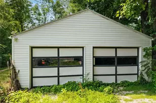 36 W Hiram St, Barberton, OH 44203 - Photo 2