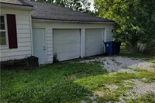 220 Robert Dr, Kent, OH 44240 - Photo 2
