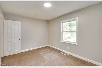 821 Cree Avenue, Akron, OH 44305 - Photo 18