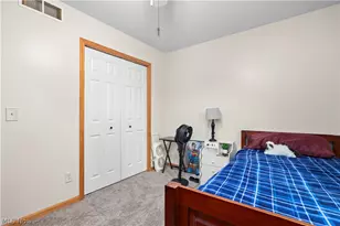 8020 Oak Tree Dr N, Lorain, OH 44053 - Photo 24