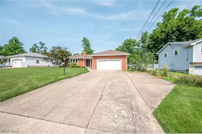 1788 Lancaster Drive, Austintown, OH 44511 - Photo 2