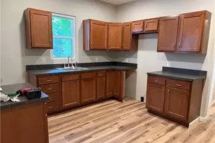 858 Forrest Dr, Akron, OH 44306 - Photo 6