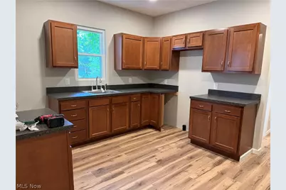 858 Forrest Drive, Akron, OH 44306 - Photo 6