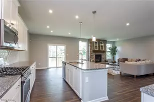 36201 Sophia Ln, North Ridgeville, OH 44039 - Photo 10