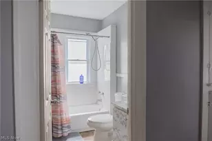 9917 Manor Ave, Loveland, OH 44104 - Photo 16