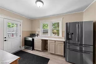 814 E Broad St, Louisville, OH 44641 - Photo 12