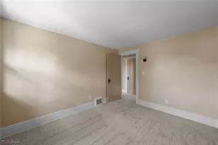 814 E Broad St, Louisville, OH 44641 - Photo 22