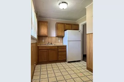 571 Bertha Avenue, Akron, OH 44306 - Photo 8