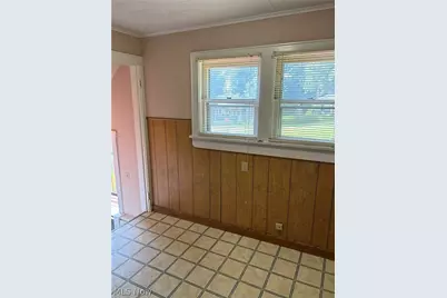 571 Bertha Avenue, Akron, OH 44306 - Photo 10