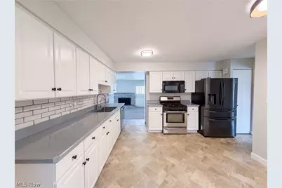 11500 Stormes Drive, Loveland, OH 44130 - Photo 2