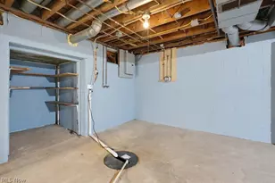 6069 Peach St NE, Louisville, OH 44641 - Photo 36