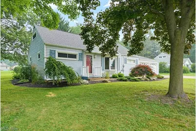 6069 Peach Street NE, Louisville, OH 44641 - Photo 4