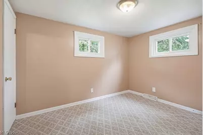6069 Peach Street NE, Louisville, OH 44641 - Photo 16