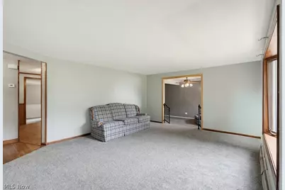 6069 Peach Street NE, Louisville, OH 44641 - Photo 8