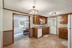 6069 Peach St NE, Louisville, OH 44641 - Photo 22