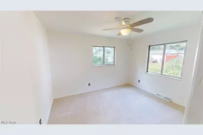 935 Carnegie Avenue, Akron, OH 44314 - Photo 16