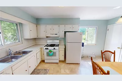 935 Carnegie Avenue, Akron, OH 44314 - Photo 8