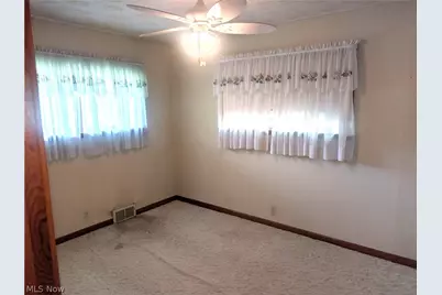5779 Greer Road SE, Uhrichsville, OH 44683 - Photo 12