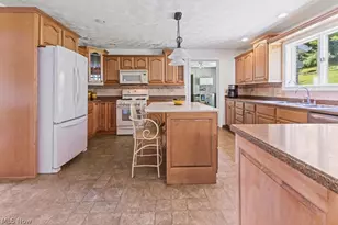 66 Laurelwood Pl, Weirton, WV 26062 - Photo 12