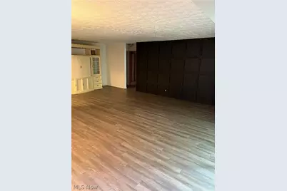 520 Meredith Lane #207, Cuyahoga Falls, OH 44223 - Photo 8