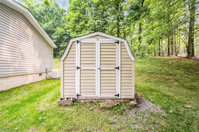 3306 Sycamore Drive, New Waterford, OH 44445 - Photo 4