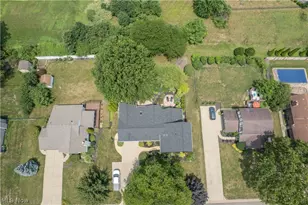 6215 Bayside St NW, Canton, OH 44718 - Photo 2