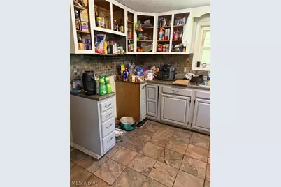 327 Cayuga Avenue NW, Canton, OH 44708 - Photo 8